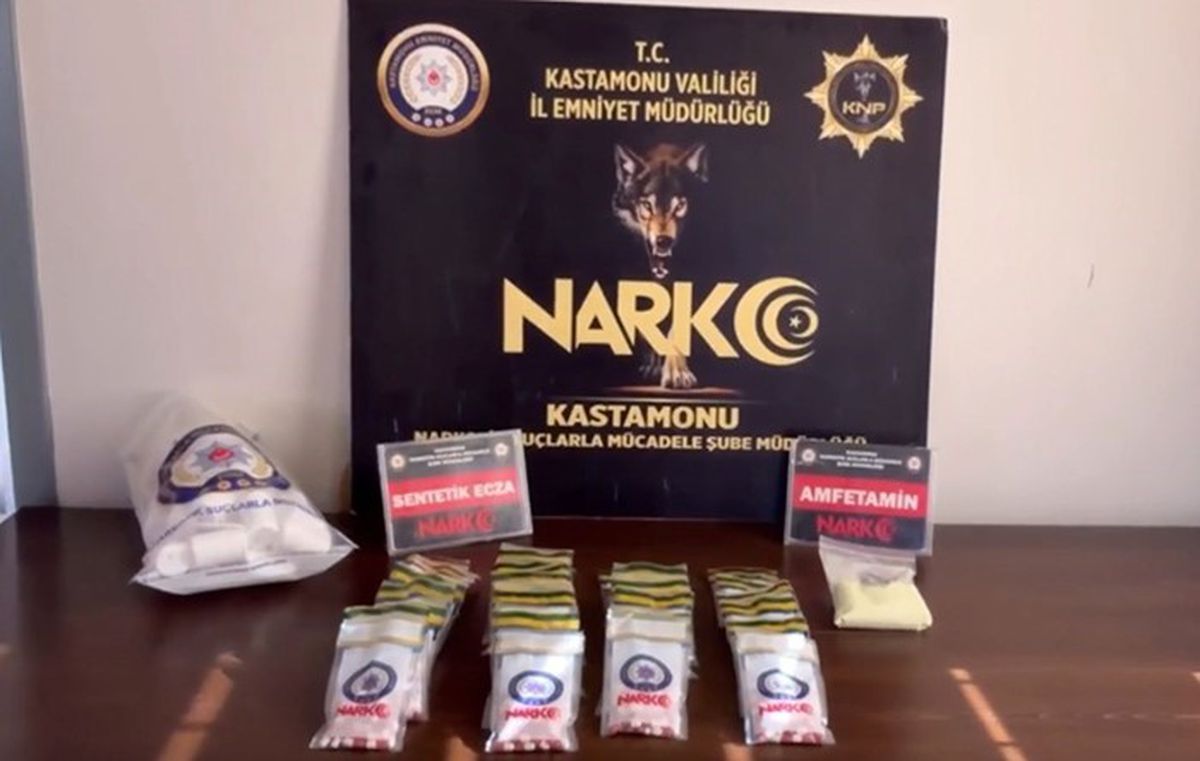 Kastamonu’da bin 699 adet sentetik ecza hapı ile 387 gram amfetamin ele geçirildi