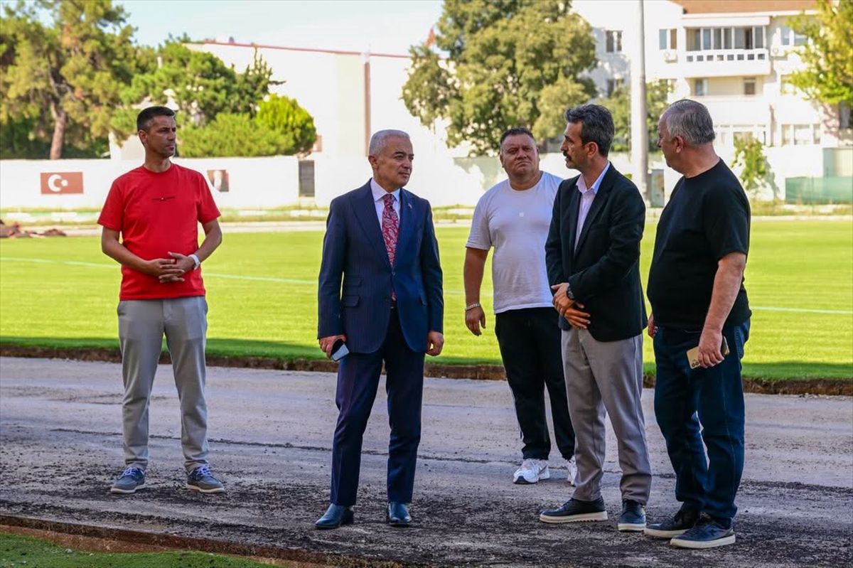 Kırklareli Valisi Turan, Atatürk Stadyumu yenileme çalışmalarını inceledi