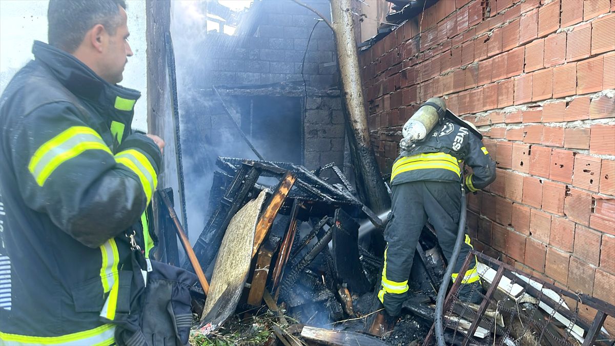 Kocaeli'de ardiyede çıkan yangın söndürüldü