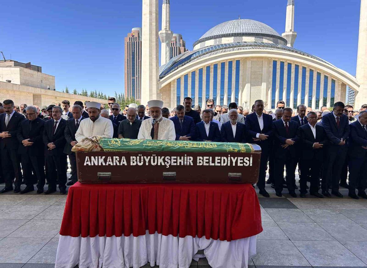 Milli Savunma Bakan Yardımcısı Alpaslan Kavaklıoğlu’nun vefat eden eşi ebediyete uğurlandı