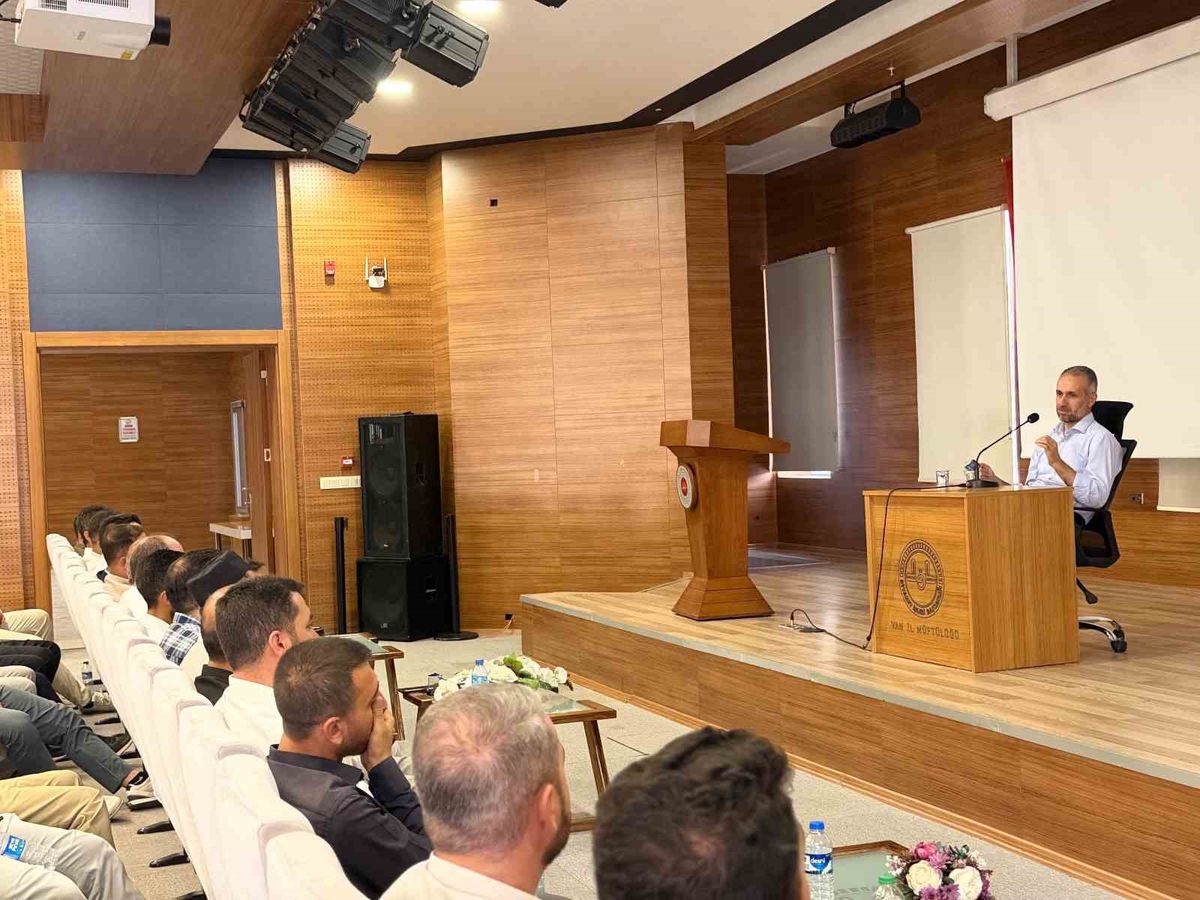 Müftü Şık’tan genç din görevlileriyle farkındalık buluşması