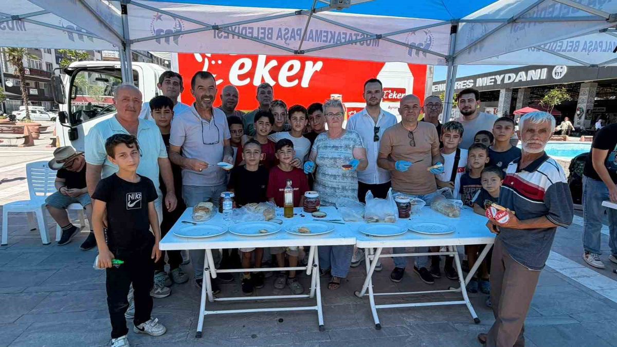 Mustafakemalpaşalıları çocukluğuna döndüren etkinlik