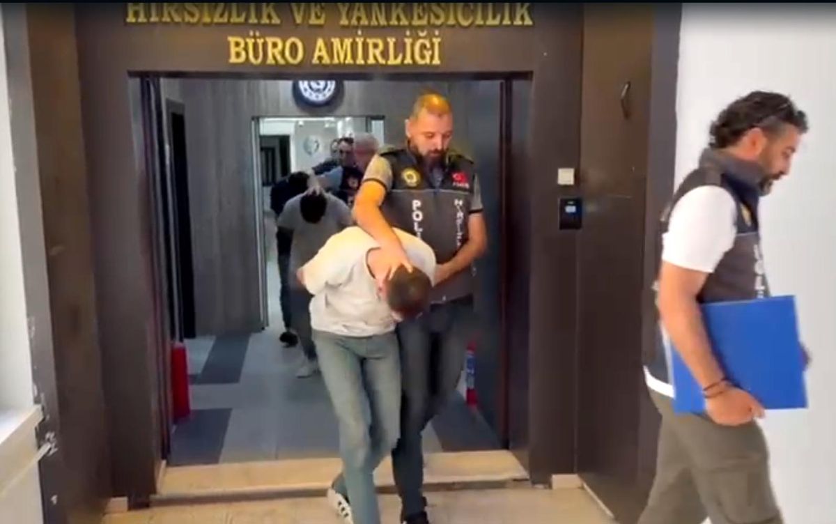Otomobil hırsızlığı çetesine operasyon; 4 gözaltı