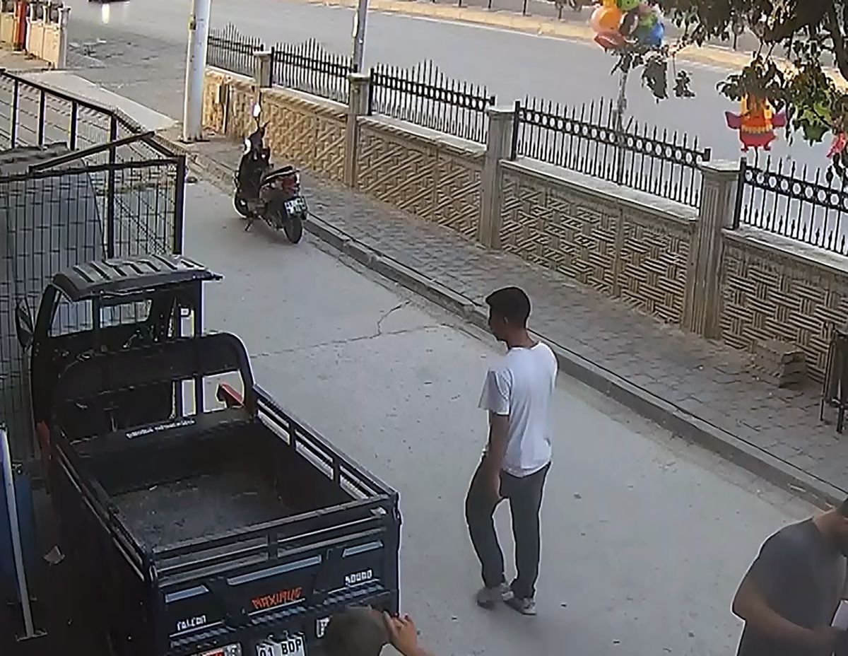 Refakatçi gibi gittiği hastanenin otoparkından motosiklet çaldı