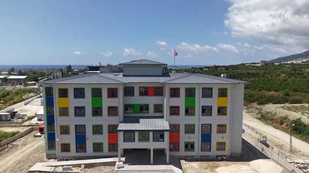 Samandağ’a inşa edilen 24 derslikli Anadolu lisesi inşaatında sona gelindi