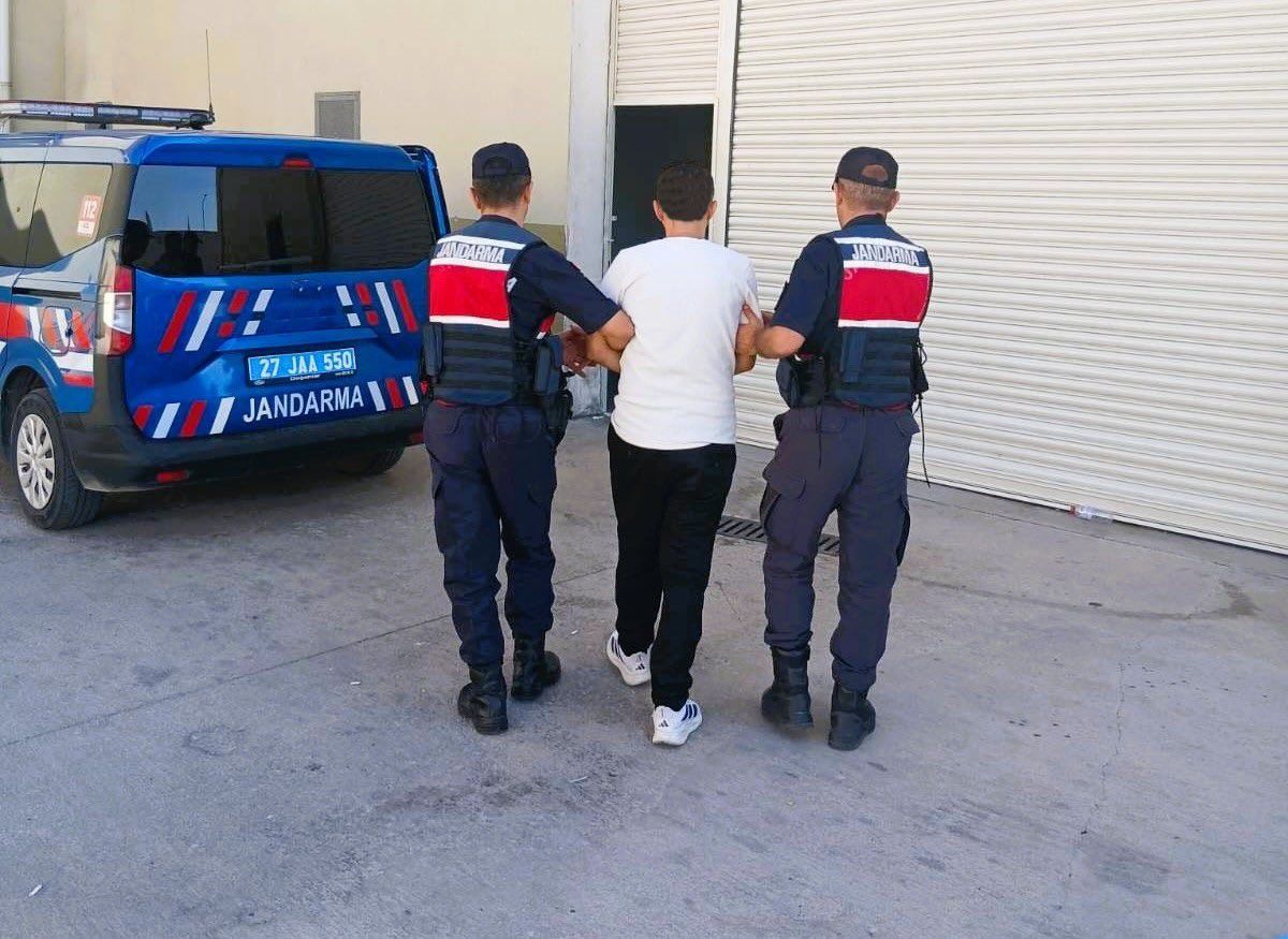 Silahlı yağma suçundan kesinleşmiş cezayla aranan şahıs yakalandı