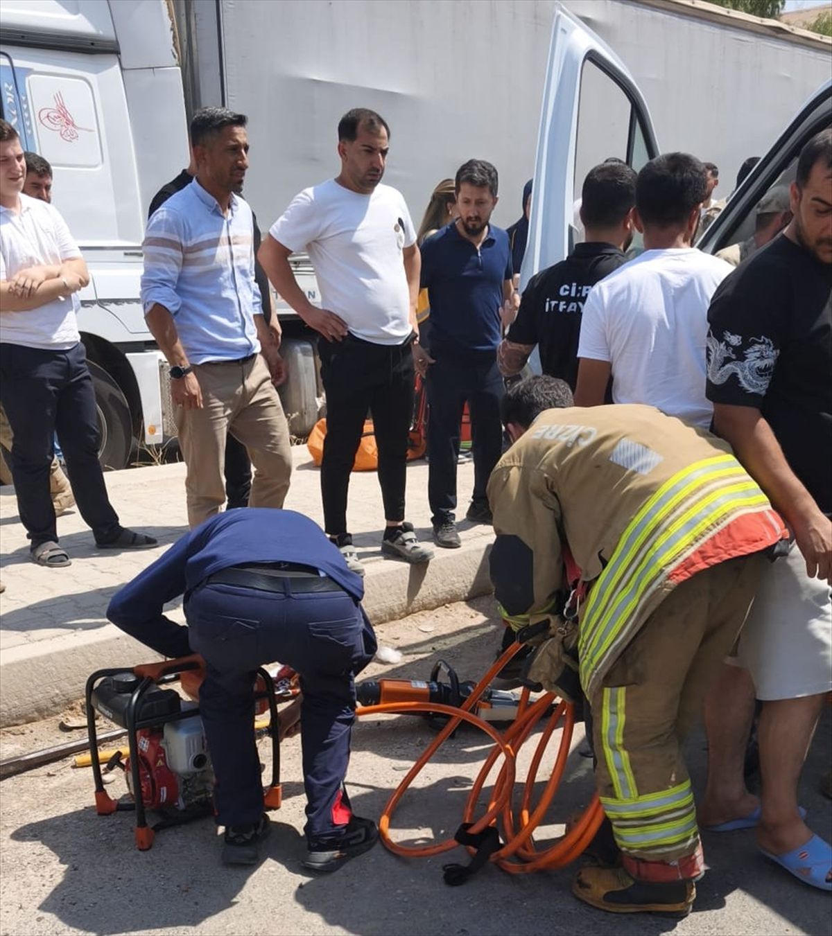 Şırnak'ta minibüs ile kamyonetin çarpıştığı kazada 4 kişi yaralandı