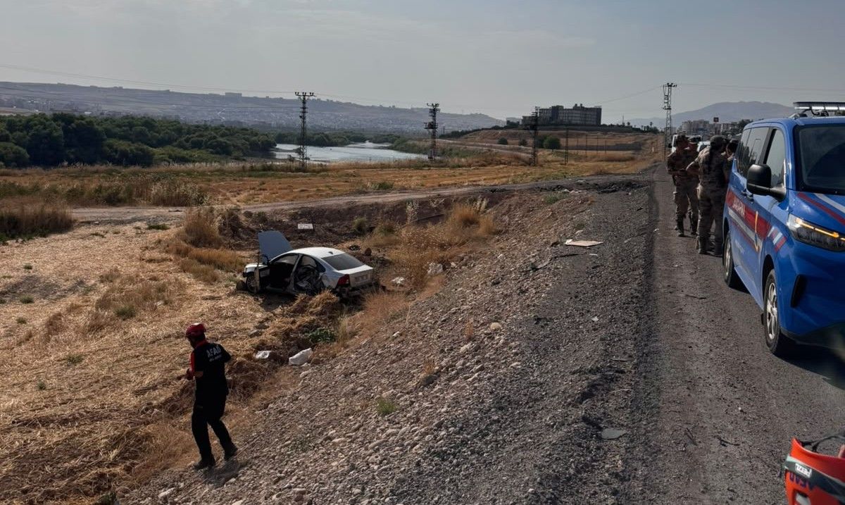 Şırnak'ta otomobil ile SUV tipi araç çarpıştı, 2 kişi yaralandı
