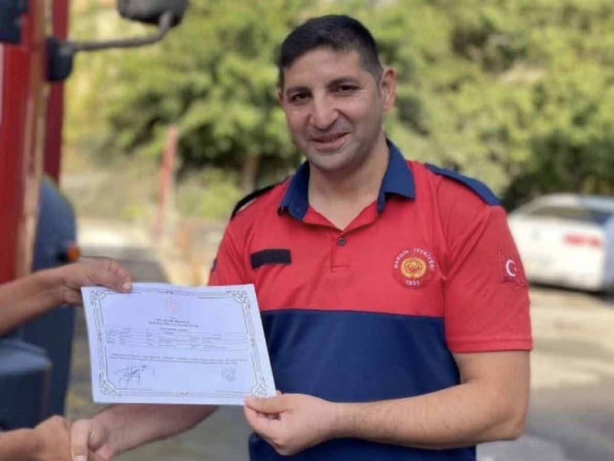 Yangına müdahale ederken itfaiye aracının çarptığı itfaiye eri son yolculuğuna uğurlandı