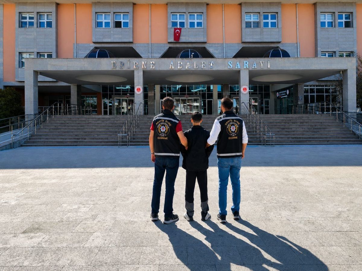 43 yıl 11 ay hapis cezasıyla aranan firari Edirne’de yakalandı