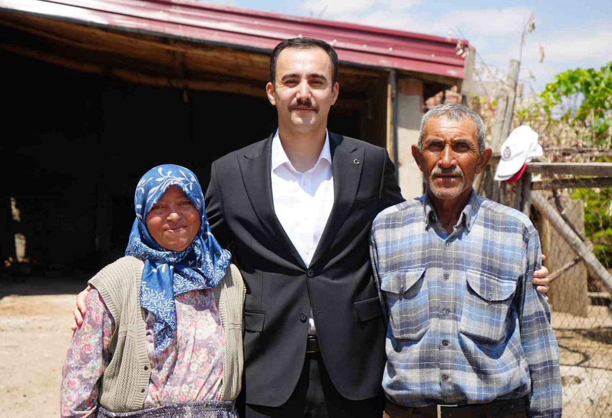 'Ağlama, canımıza bir şey olmadı' sözleri yüreklere dokunmuştu: Devlet yaşlı çifte sahip çıktı