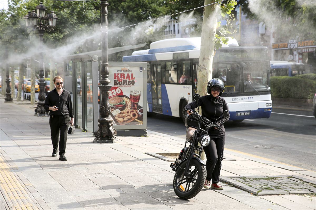 Ankara Büyükşehir Belediyesi, Kızılay'a serinletme sistemi kurdu