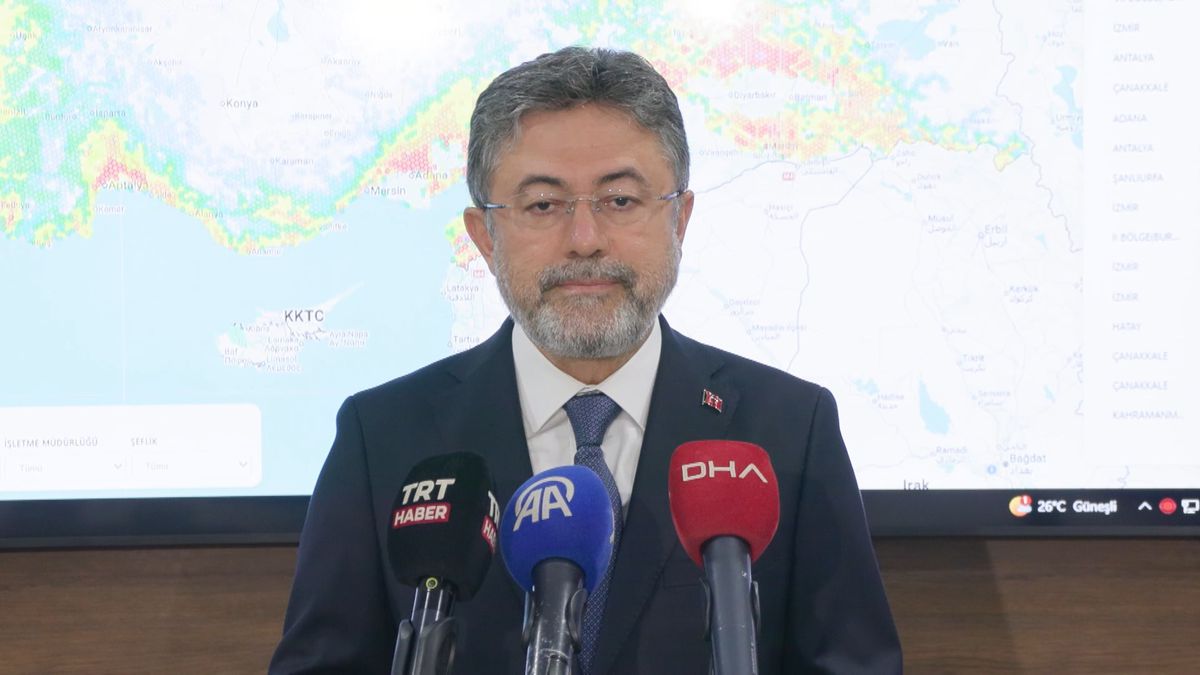 Bakan Yumaklı: 260 yangından 258'ini kontrol altına aldık / Geniş haber