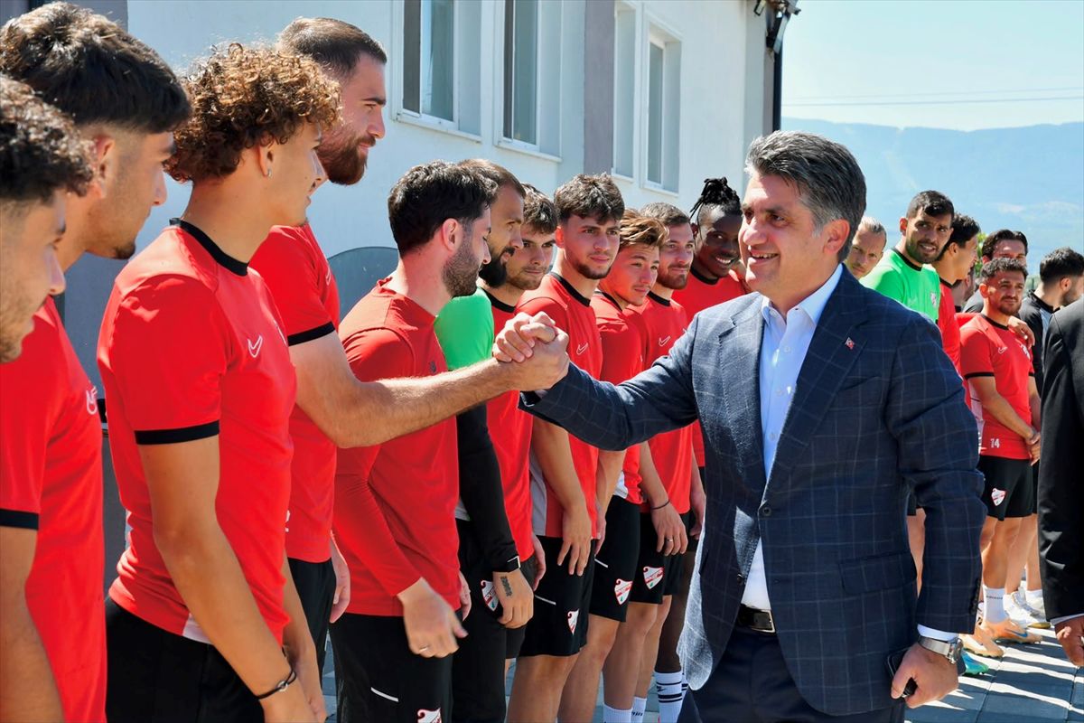 Bolu Valisi Aydın Boluspor'u ziyaret etti