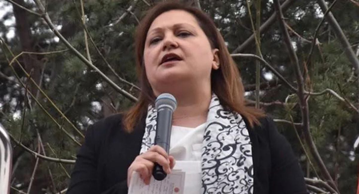 Burcu Köksal kimdir, Burcu Köksal hangi partili?