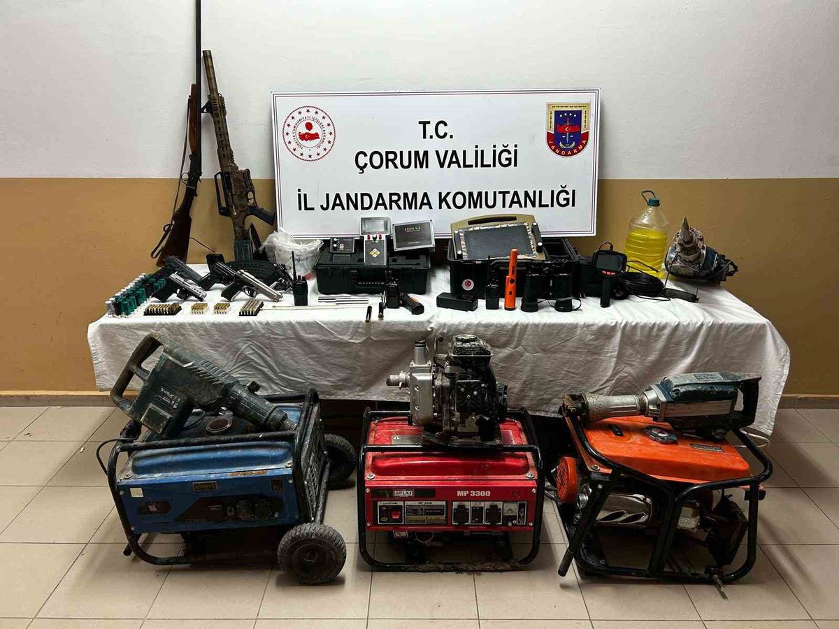 Çorum’da define avcılarına jandarmadan suçüstü operasyon: 5 tutuklama