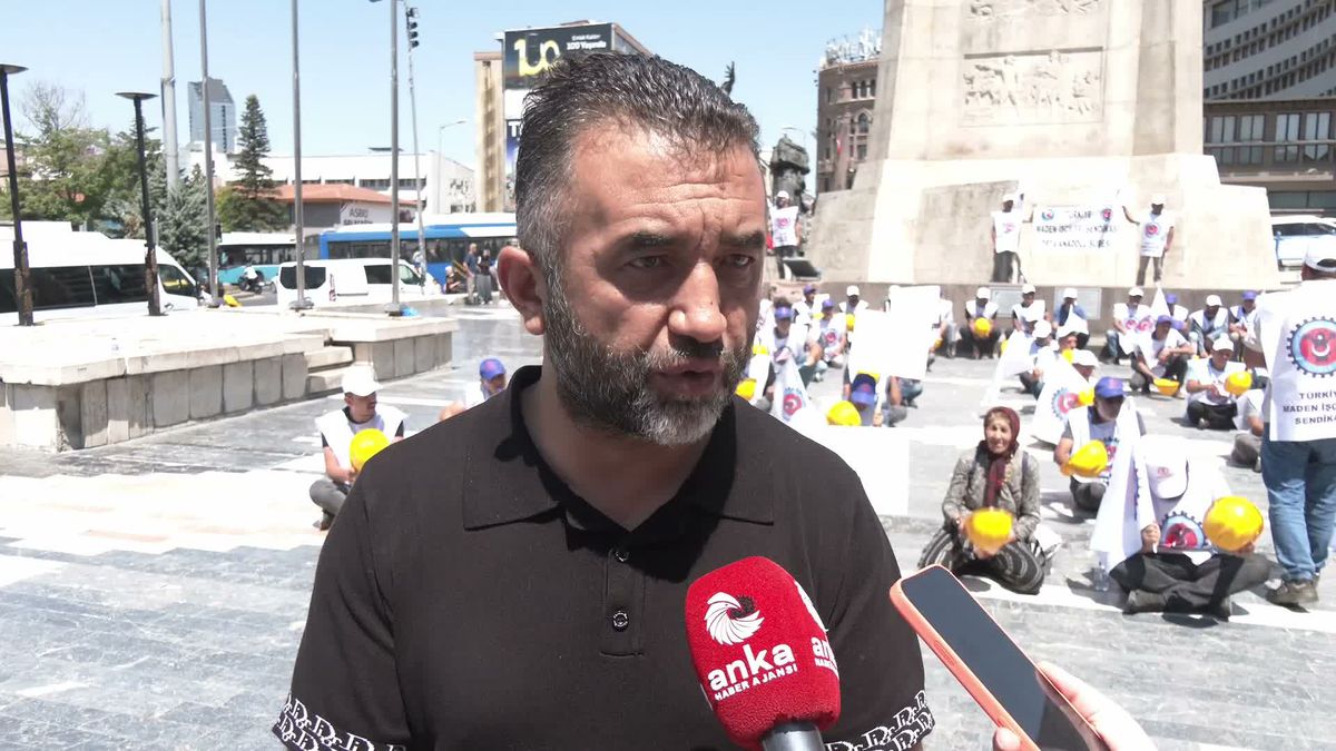 Doruk Madencilik işçilerinin, Ulus Meydanı'ndaki oturma eylemi sürüyor: 'Ankara'nın göbeğindeyiz. Buradan başka nereye gideceğiz?'