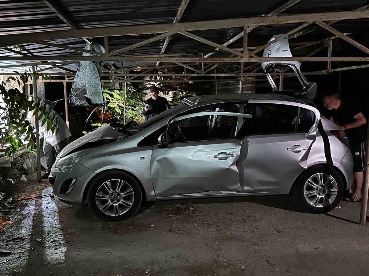Isparta’da park halindeki otomobilde çakmak gazı tüpü patladı: 2 yaralı