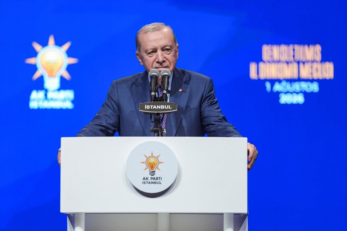 İstanbul'da üç ilçe belediye başkanı AK Parti'ye geçti