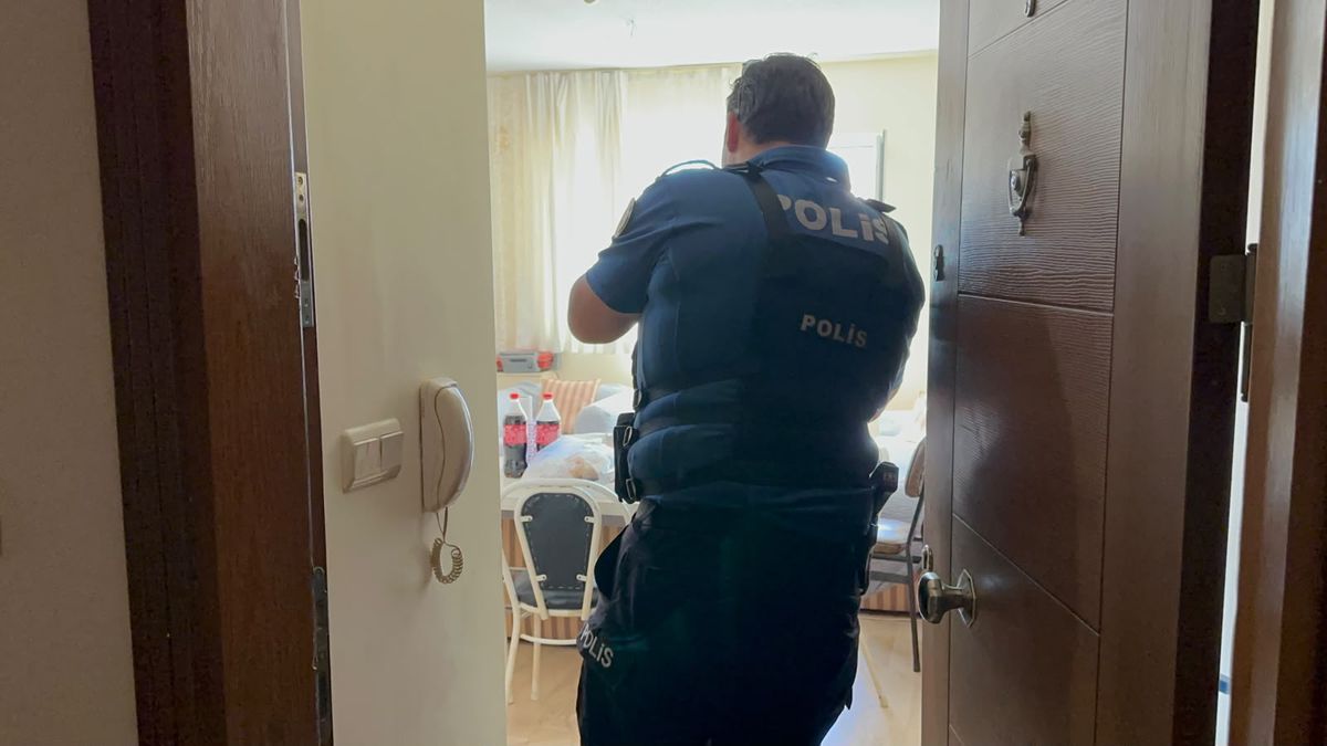 Kötü koku ekipleri harekete geçirdi; evde cansız bedeni bulundu