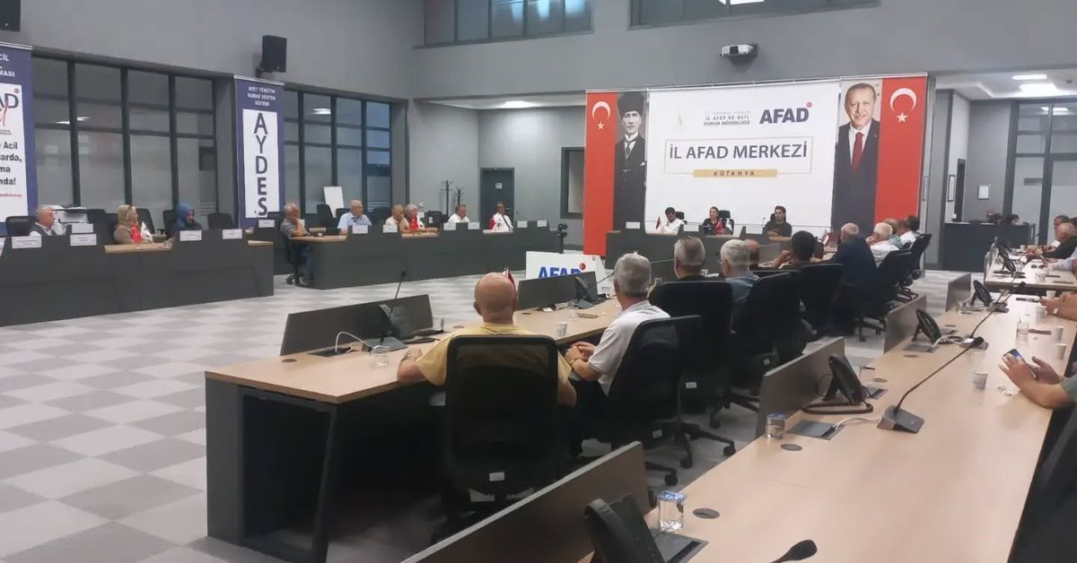 Kütahya’da muhtarlarla afet hazırlığı toplantısı düzenlendi