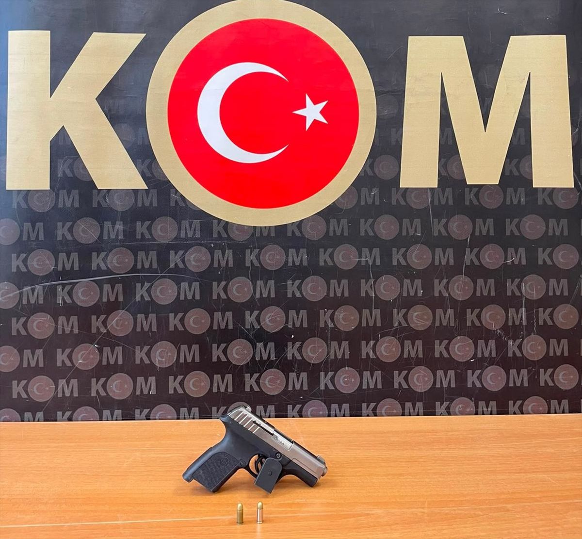 Manisa'da suç örgütüne yönelik soruşturma kapsamında yakalanan 7 şüpheli tutuklandı