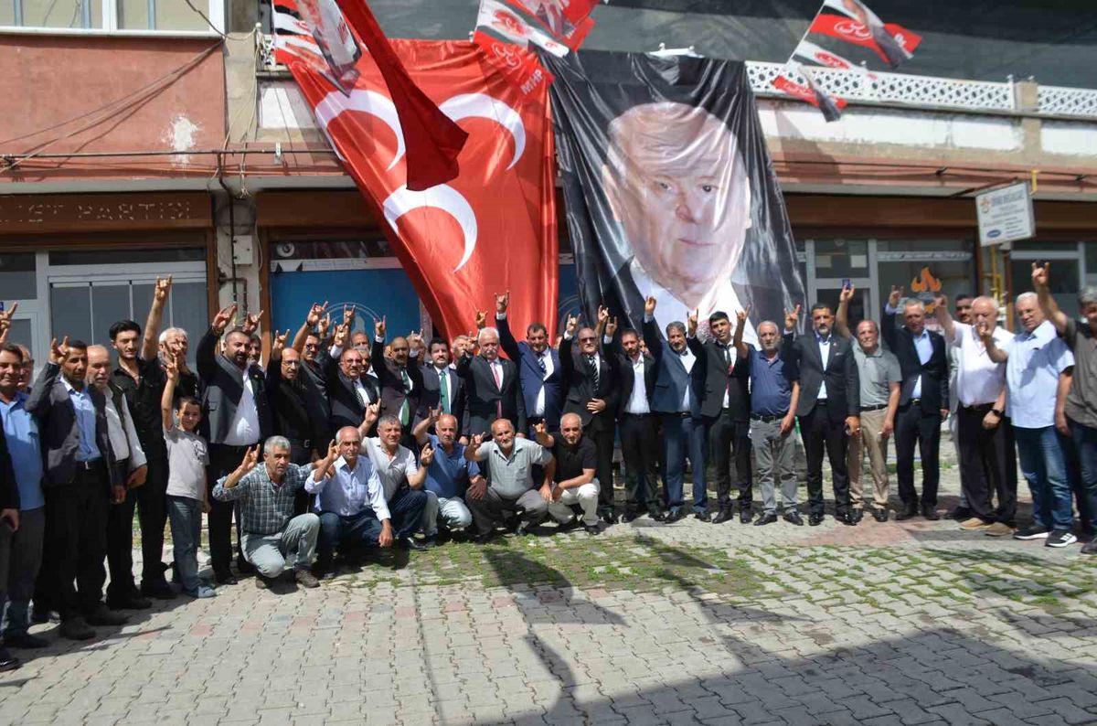 MHP Bulanık İlçe Kongresi yapıldı: Zafer Yıkılmaz güven tazeledi