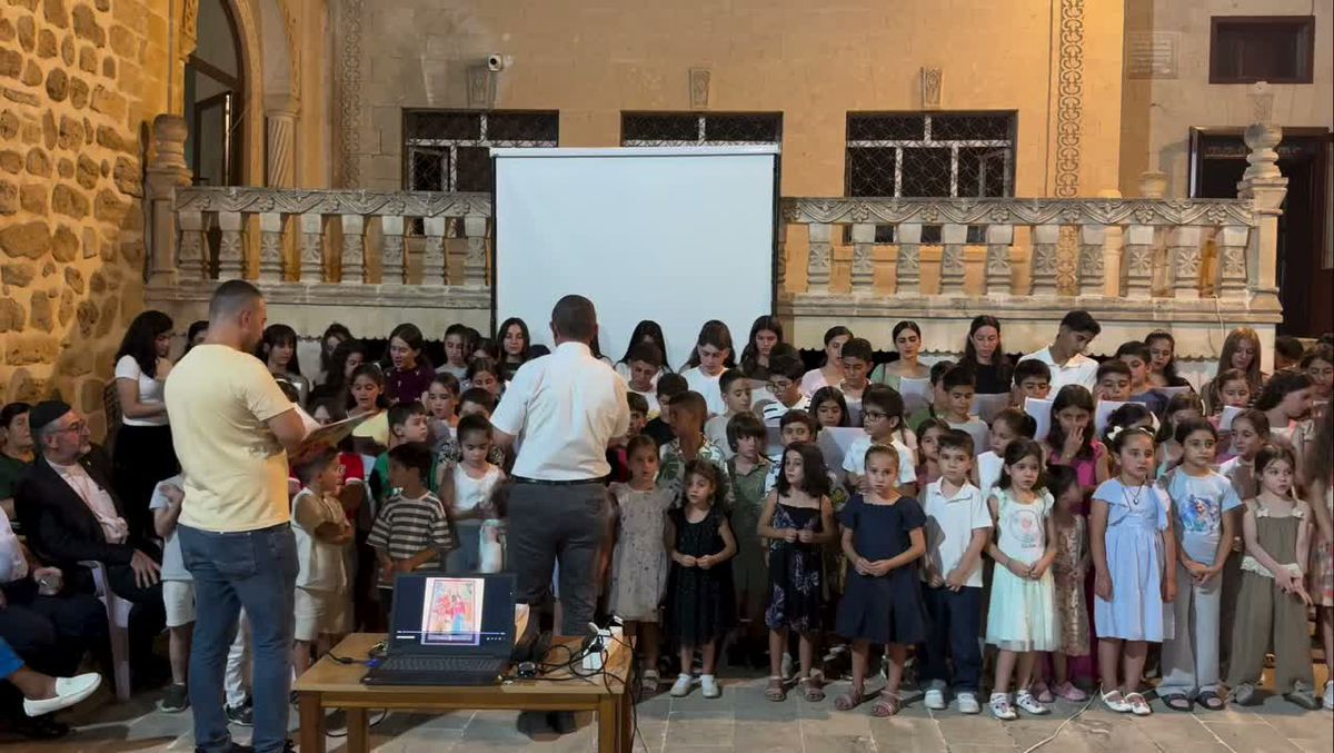 Midyat Mort Şmuni Kilisesi’nde geleneksel Şahro Gecesi düzenlendi