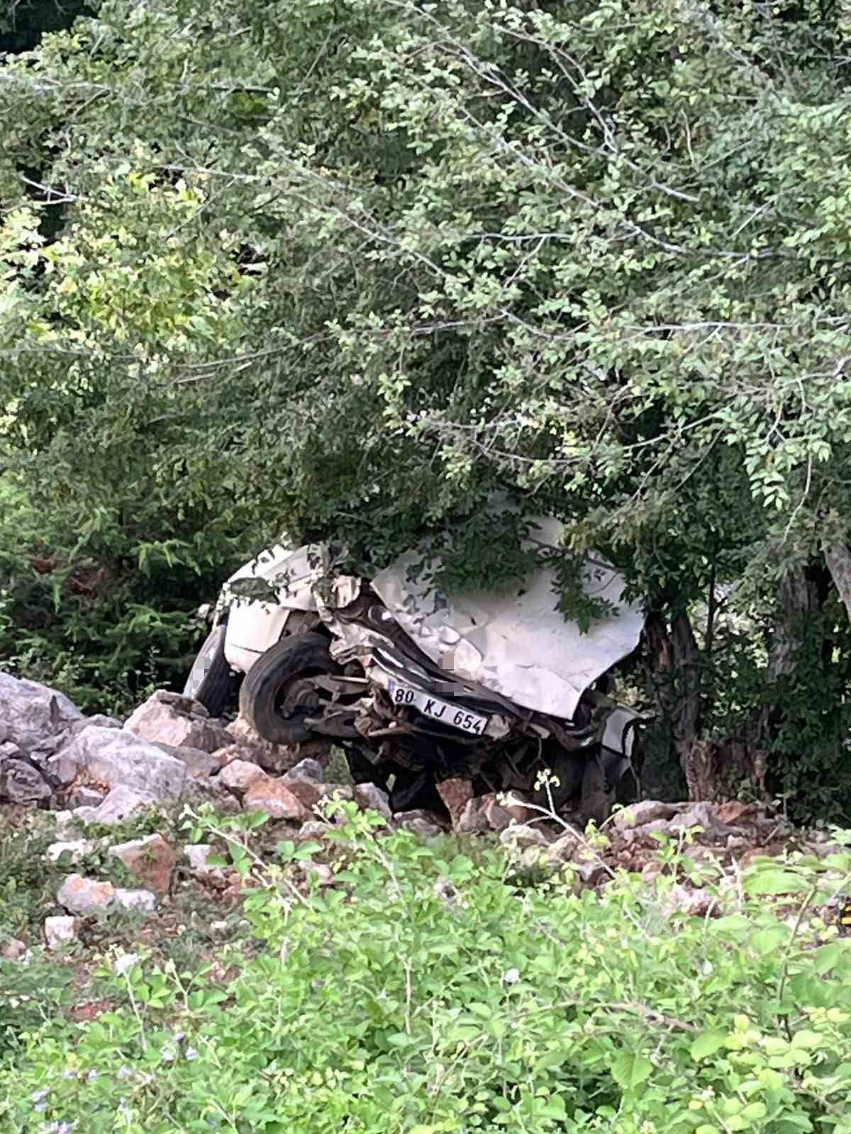 Osmaniye’de otomobil uçuruma savruldu: 1 yaralı