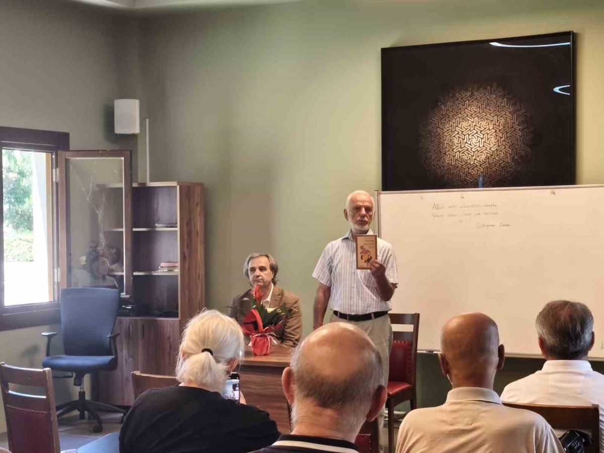 Prof. Dr. Mustafa Kara’nın kitap sergisine yoğun ilgi