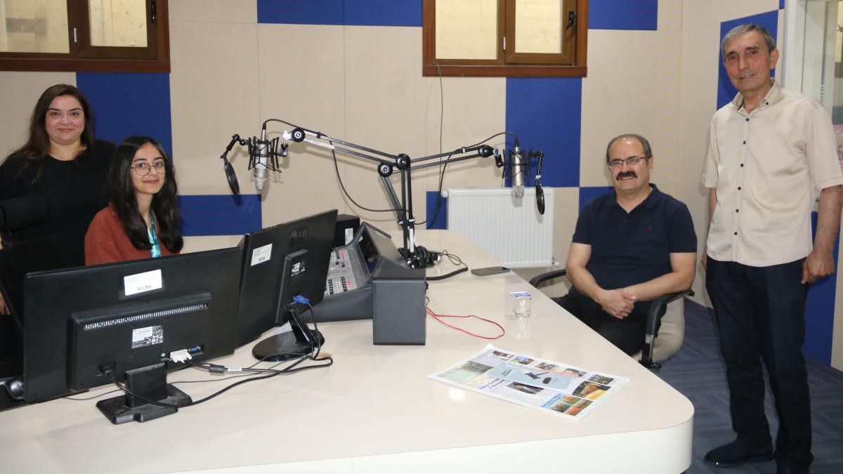 Radyo Kampüs’te tercih dönemi için akademik birimlerin tanıtımı yapıldı