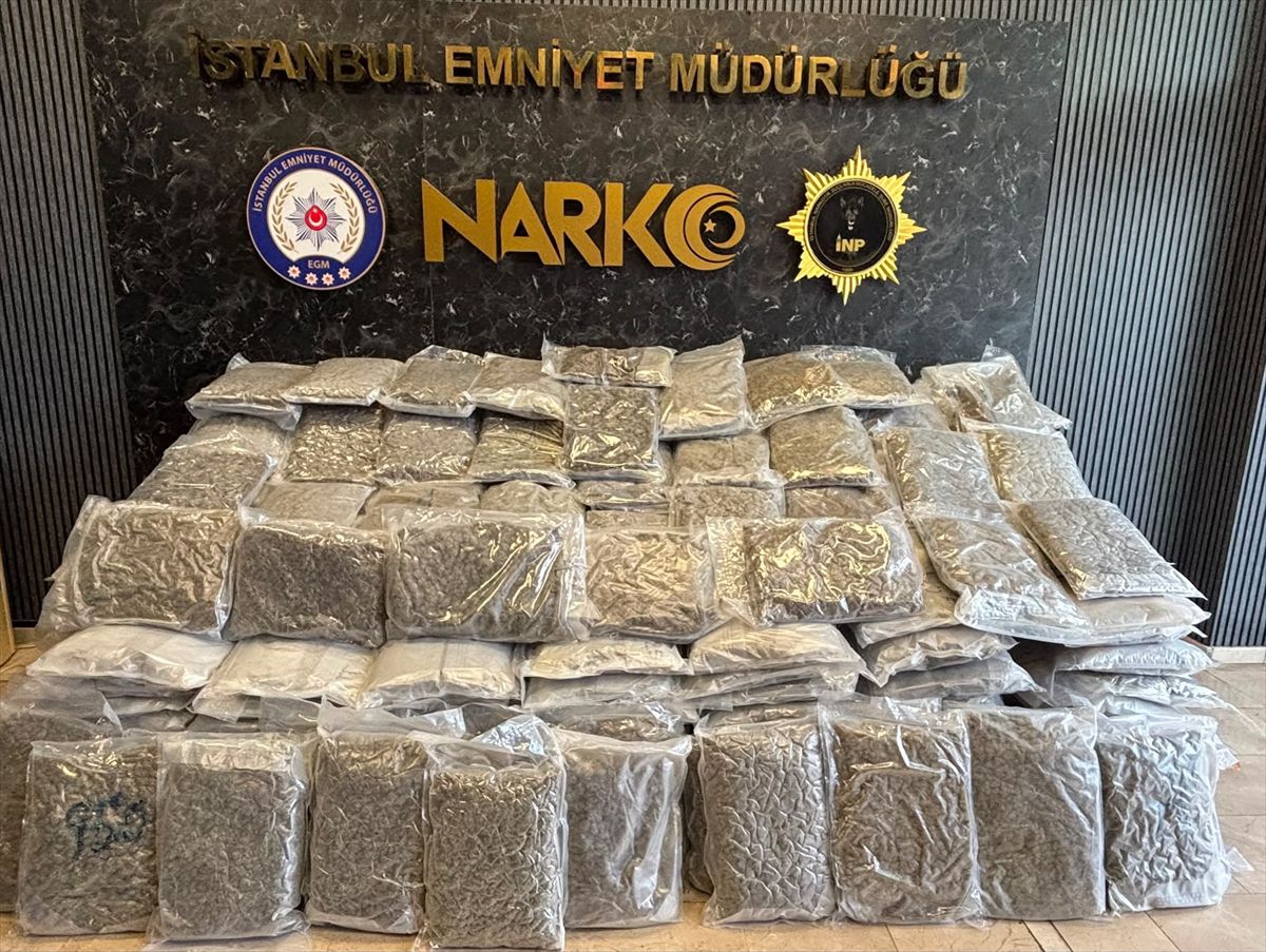 Silivri'de tırın dorsesinde 376 kilogram uyuşturucu ele geçirildi