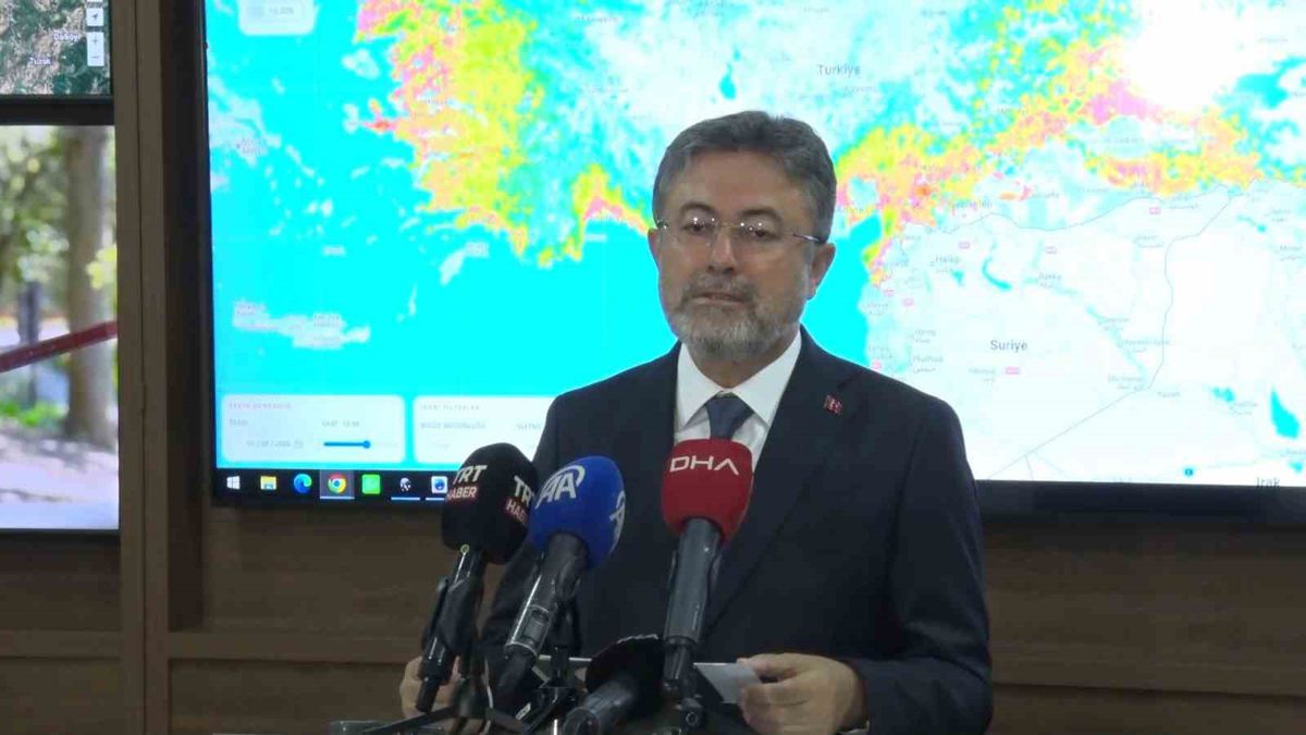 Tarım ve Orman Bakanı İbrahim Yumaklı: 'Son 3 günde 260 yangına müdahale ettik, 258’i kontrol altına aldık'