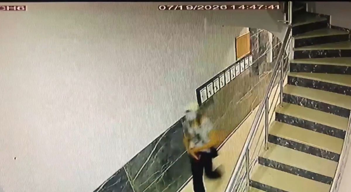 Zeytinburnu’nda kapının göbek kilidini kırıp evi soydular: 3 şüpheli tutuklandı