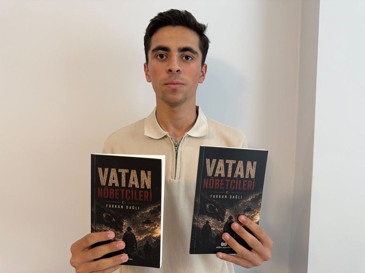 17 yaşındaki depremzede Furkan, ikinci kitabını çıkardı