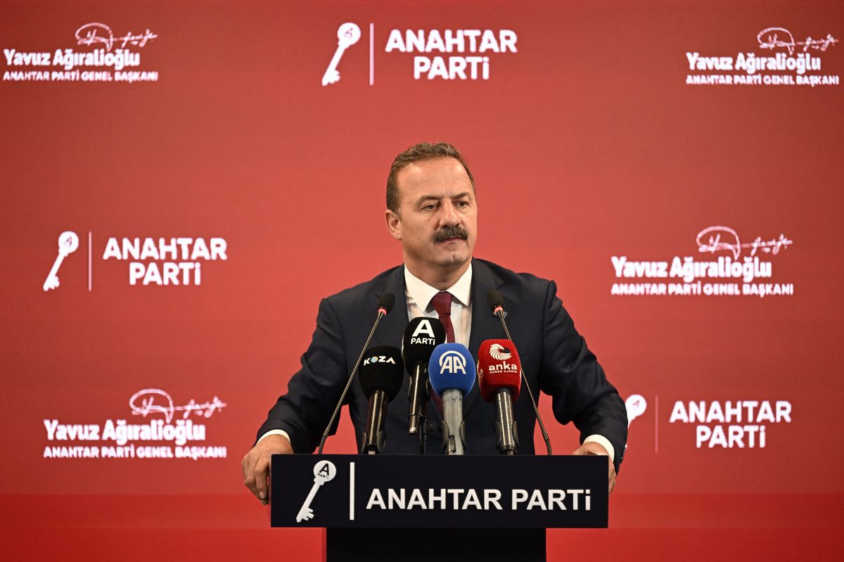 Ağıralioğlu: 'Sağ merkez değil, normal bir kimliğimiz var'