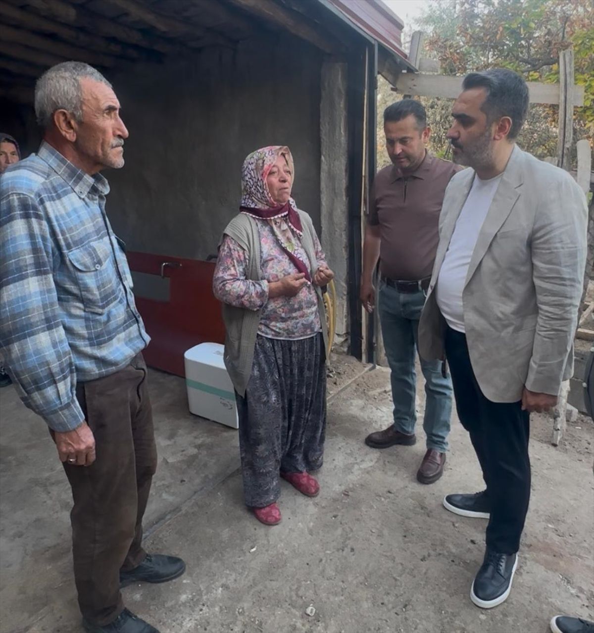 AK Parti Kırıkkale Milletvekili Kaplan'dan evi yanan aileye ziyaret