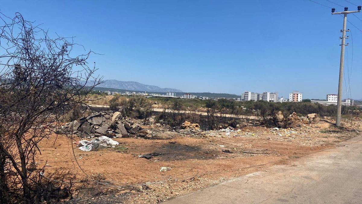 Antalya'da moloz dökerken telleri koparıp yangına neden olan sürücüye 115 bin lira ceza