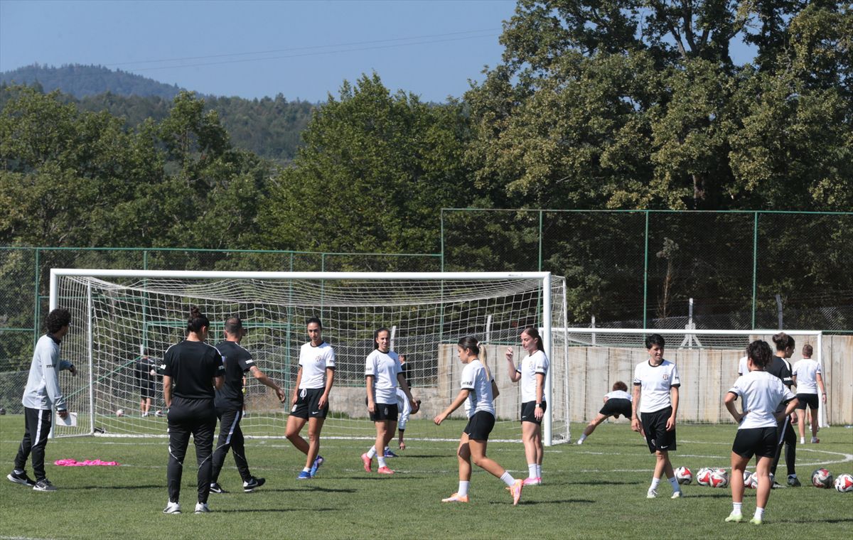 Beşiktaş Kadın Futbol Takımı, yeni sezon hazırlıklarını Bolu'da sürdürüyor