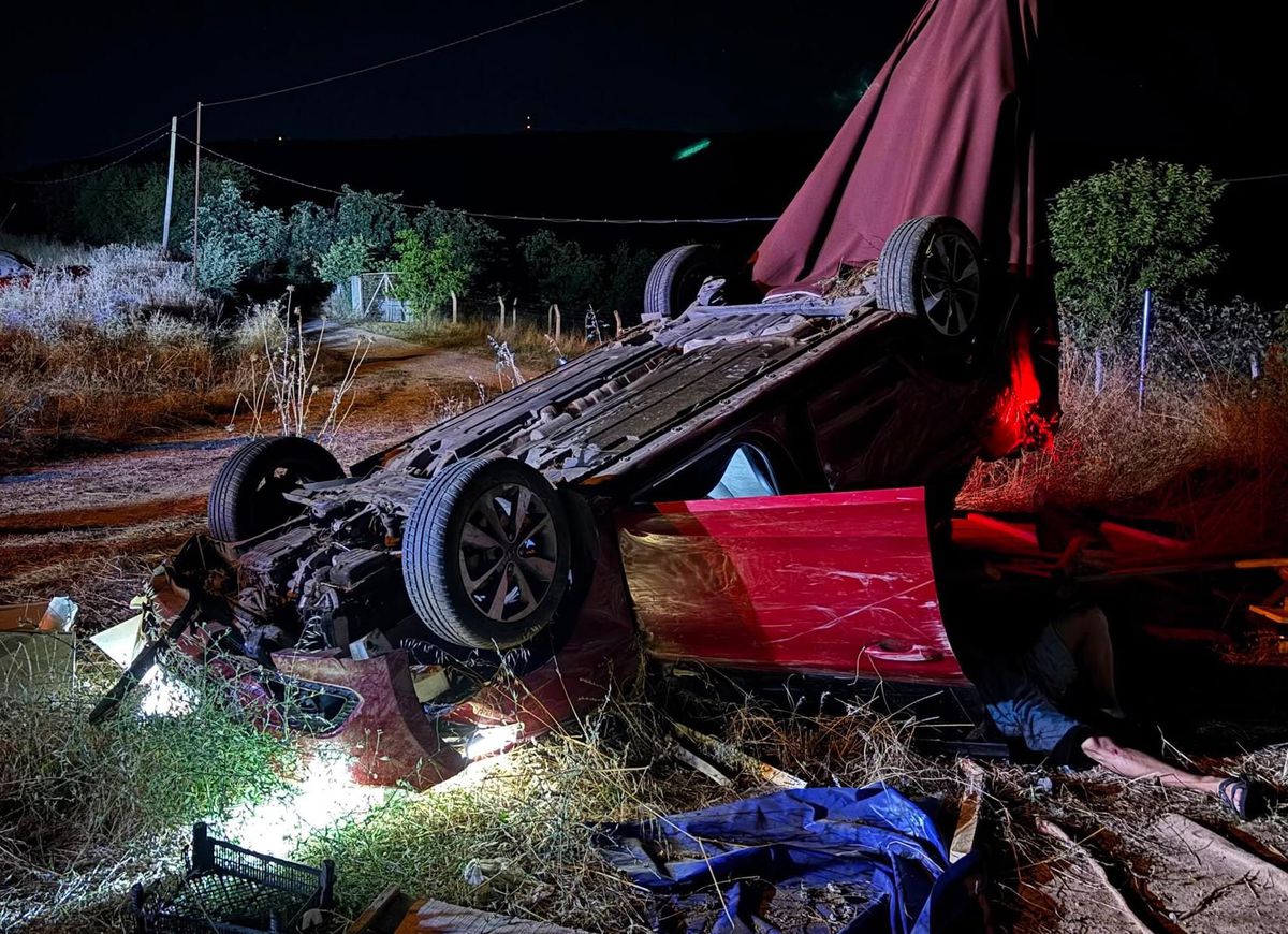 Bursa'da otomobil şarampole yuvarlandı: 3 yaralı