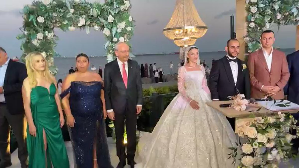 CHP Genel Başkanı Kılıçdaroğlu, Avcılar’da nikah törenine katıldı