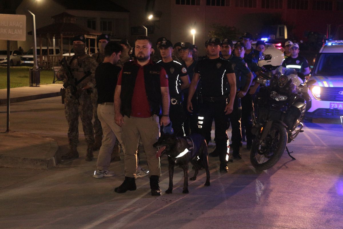 Cizre'de 400 polisle 'huzur ve güven' uygulaması yapıldı