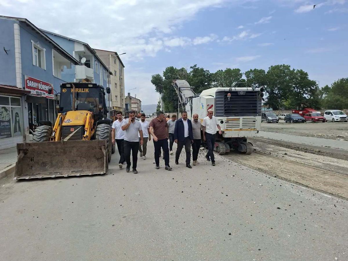Diyadin’de asfalt çalışması başladı