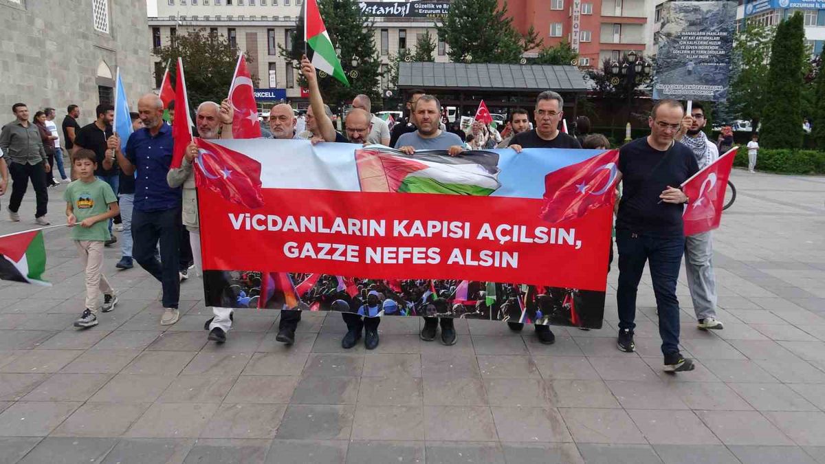 Erzurum’da sağlıkçılar 142. kez Gazze için yürüdü