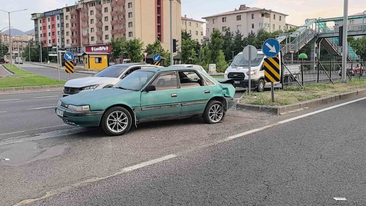 Erzurum’da zincirleme trafik kazası: 3 yaralı