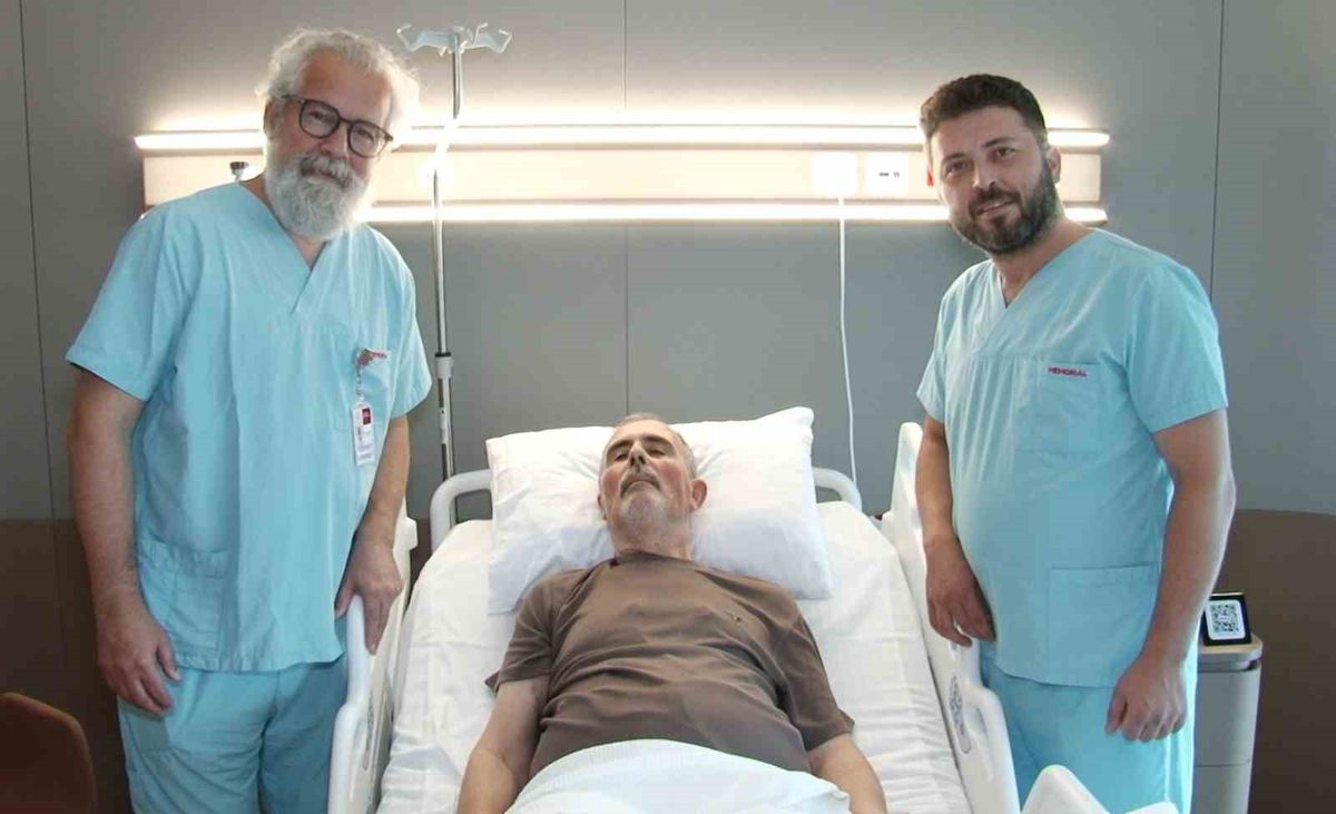 ‘Gizli kanser’ olarak tanımlanan dev aort anevrizması kapalı yöntemle tedavi edildi