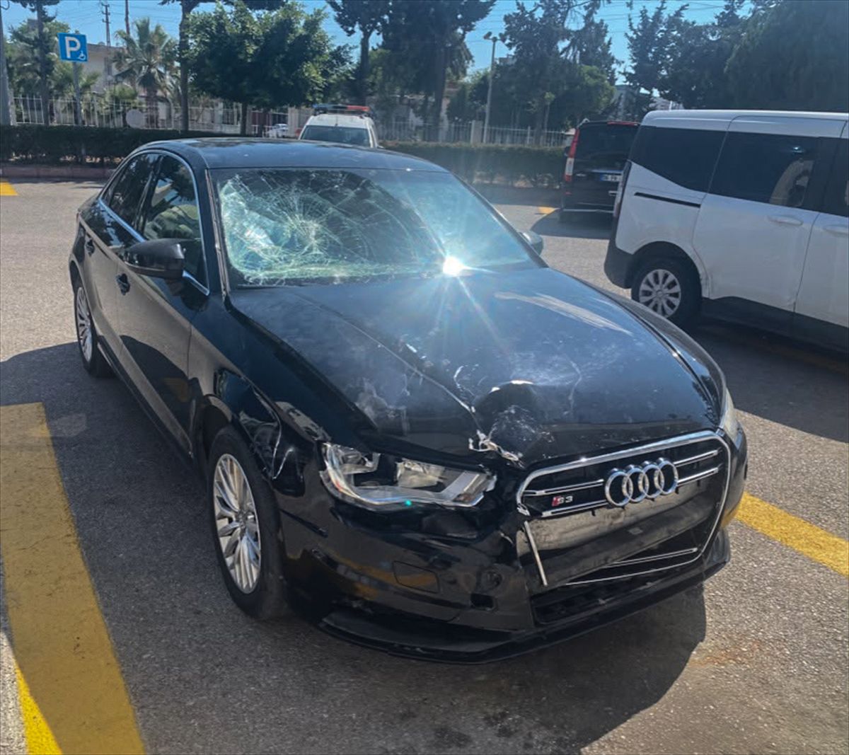 GÜNCELLEME 2 - Mersin'de otomobiliyle çarptığı motosikletteki 2 kişinin üzerinden geçen sürücü tutuklandı