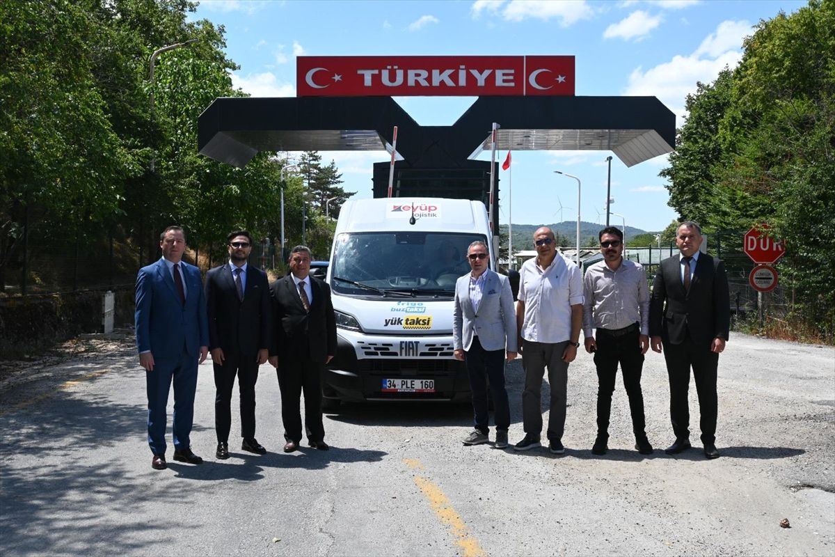 Hafif ticari araç geçişine açılan Dereköy-Malko Tırnovo gümrük kapıları diğer kapılardaki yükü hafifletecek