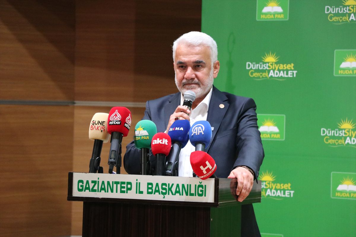 HÜDA PAR Genel Başkanı Yapıcıoğlu Gaziantep 5. Olağan İl Kongresi'ne katıldı