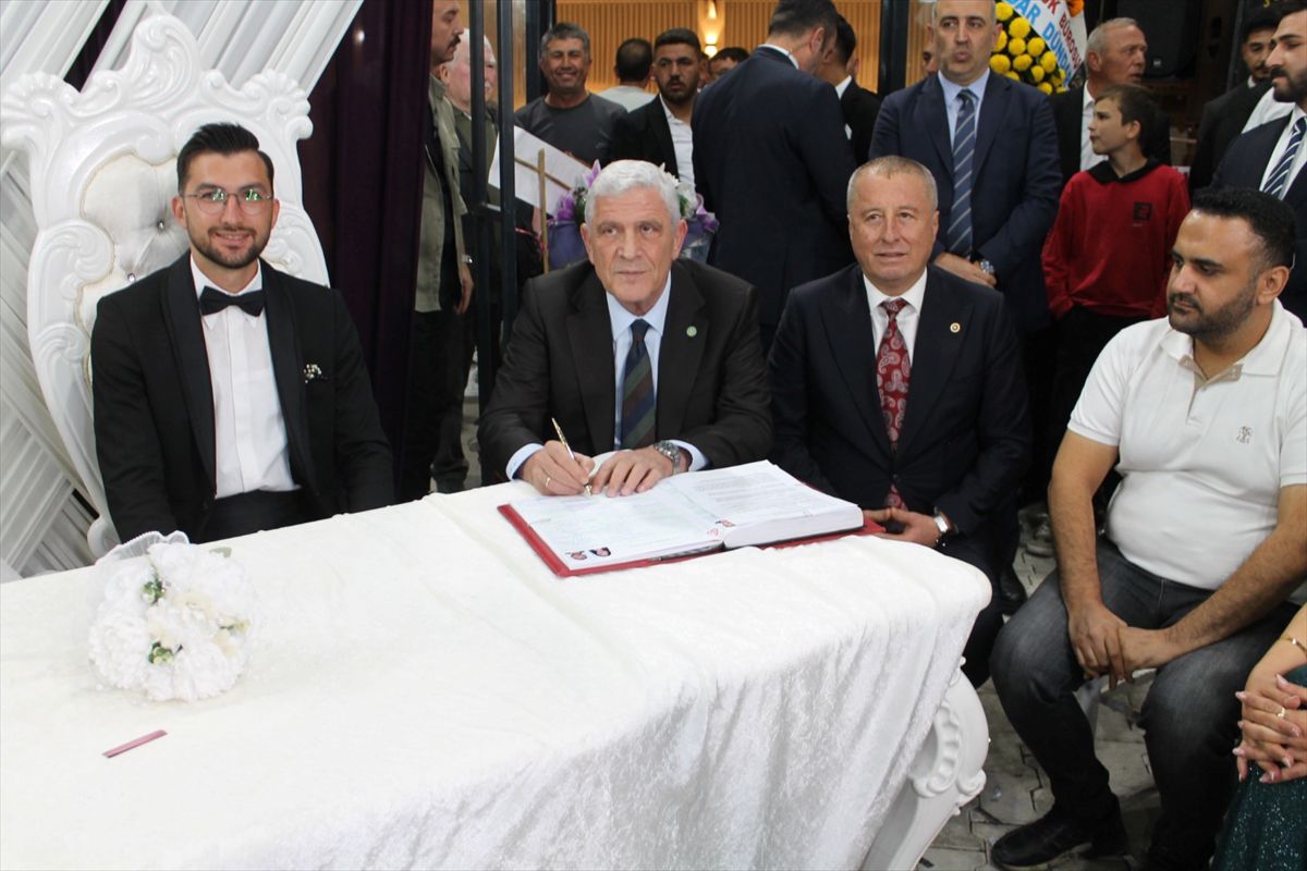 İYİ Parti Genel Başkanı Dervişoğlu Afyonkarahisar'da nikah şahidi oldu